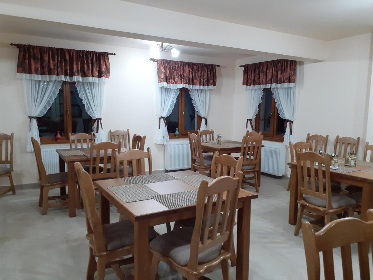 Pensiunea Bradul Dealu Stefanitei Buitenkant foto